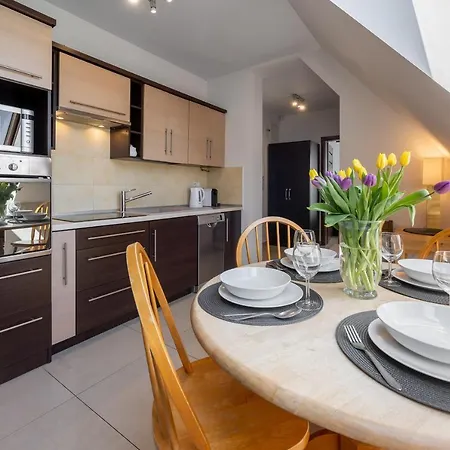 Liliowe Turnie, Centrum, Garaz Podziemny Apartment *